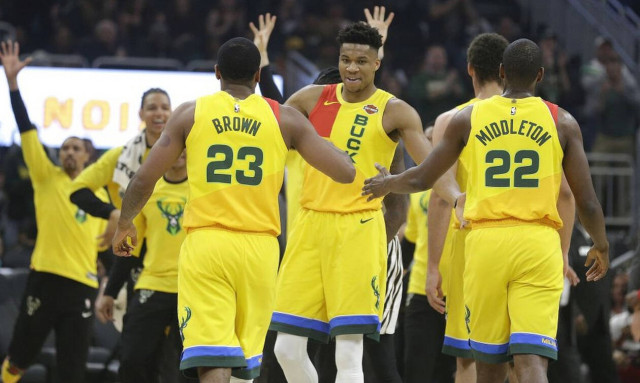 Γιάννης Αντετοκούνμπο: Το show του Greek Freak κόντρα στους Χοκς (video)