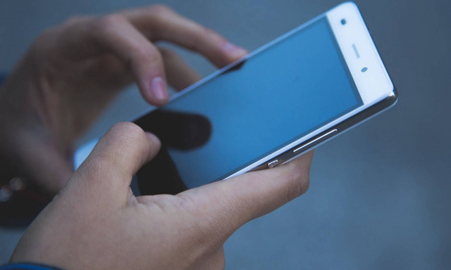 Νέο θύμα απάτης για δήθεν τροχαίο: Ηλικιωμένη έδωσε 10.000 ευρώ για τα «γλιτώσει» τα παιδιά της  