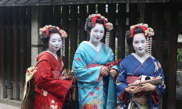 Παρθένοι ετών 40 στην Ιαπωνία - Γιατί οι Γιαπωνέζοι αποφεύγουν να κάνουν σεξ