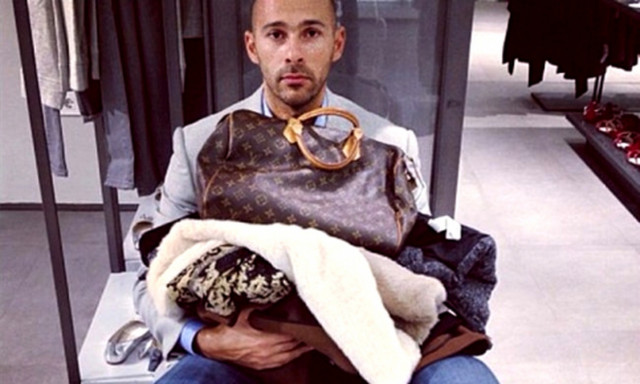 Οι 15 ξεκαρδιστικές εικόνες που αποδεικνύουν πώς βιώνει ένας άντρας τα ψώνια της αγαπημένης του