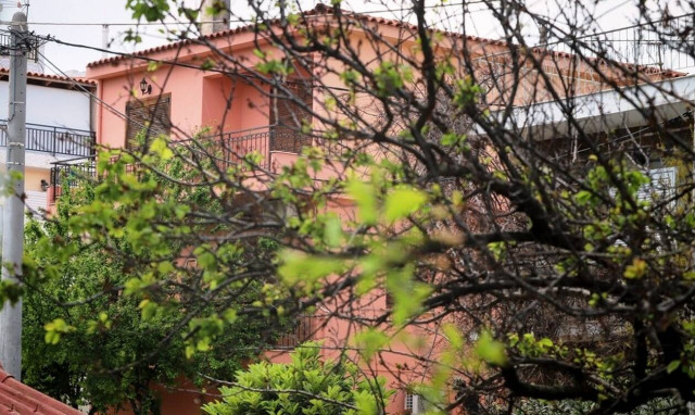 Τραγωδία Χαλάνδρι: Σε κατάσταση σοκ η μητέρα - Ράγισαν καρδιές στην κηδεία του 4χρονου