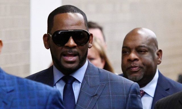 ΗΠΑ: Συναυλία... 28 δευτερολέπτων έδωσε ο R. Kelly! (vid)