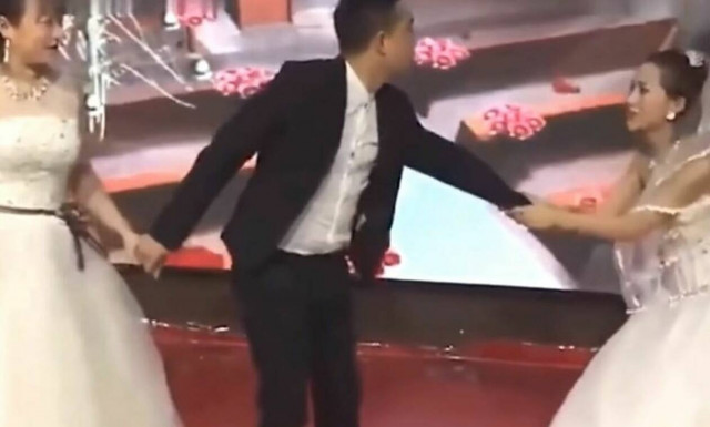 Ντύθηκε νύφη και πήγε στο γάμο του πρώην της - Δεν φαντάζεστε τι έγινε εκεί! (vid)