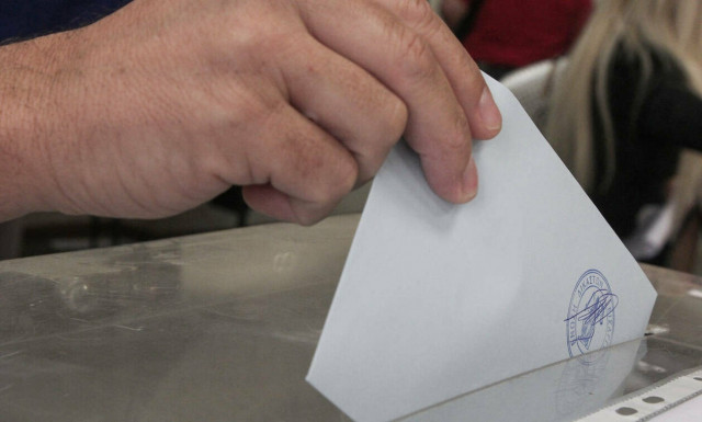 Το τερμάτισε υποψήφια δημοτική σύμβουλος: Δεν φαντάζεστε τι έκανε σε κηδεία