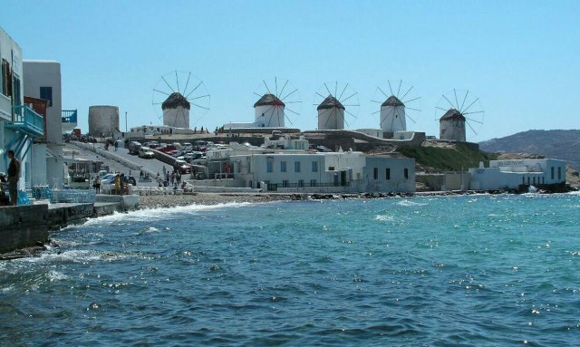 Θρήνος στη Μύκονο: Πέθανε ο Μάκης Ζουγανέλης