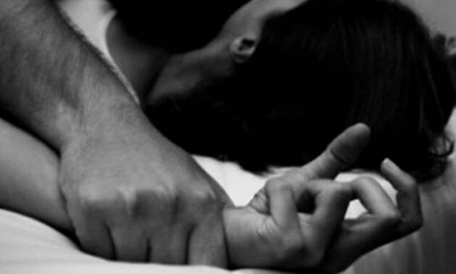 Σοκ στη Λάρισα: Μαθήτρια καταγγέλλει ότι την βίασαν ομαδικά οι συμμαθητές της