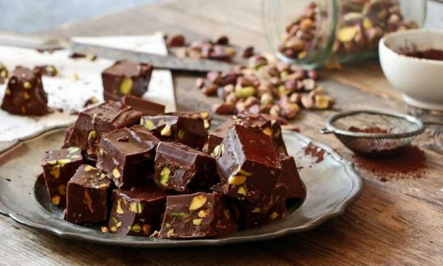 Και όμως... τα σοκολατάκια που βλέπεις φτιάχνονται με 3 υλικά