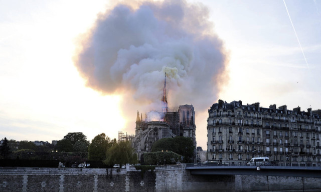 President Pavlopoulos expresses his solidarity to French counterpart Macron