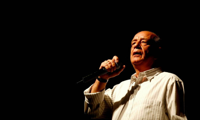 Σαν σήμερα το 2012 έφυγε από τη ζωή ο Δημήτρης Μητροπάνος