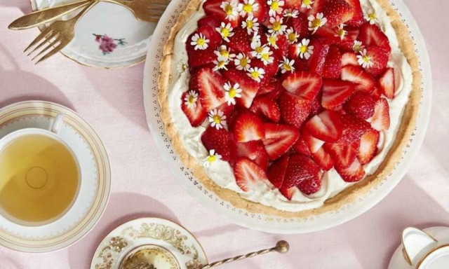 Τάρτα φράουλας με χαμομήλι σίγουρα δεν έχεις δοκιμάσει και είναι φανταστική!