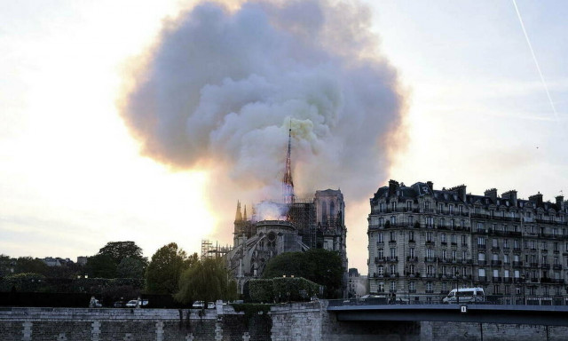 Παναγία των Παρισίων: Οι πυροσβέστες εισήλθαν στη Νοτρ Νταμ σε λιγότερο από 10 λεπτά