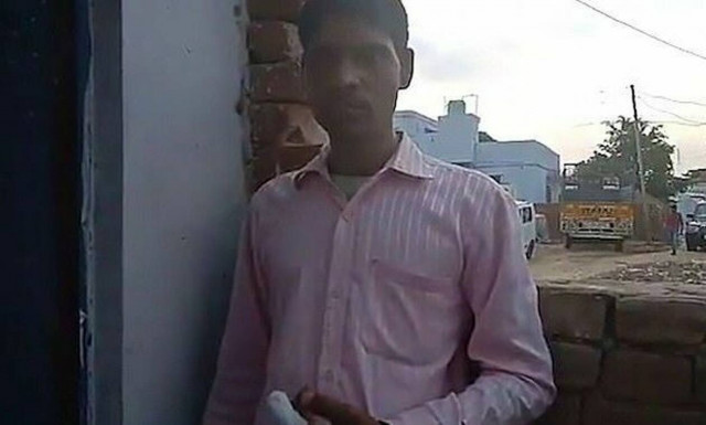 Απίστευτο και όμως αληθινό: Ψήφισε λάθος κόμμα και έκοψε το δάχτυλό του! (pics)