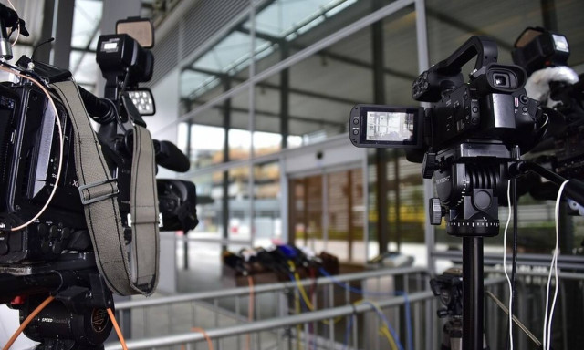 Σάλος με τον καινούργιο παρουσιαστή ειδήσεων – Δείτε τι έγινε (pics)