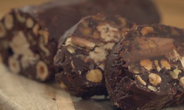 Η συνταγή της ημέρας: Κορμός με σοκολάτα υγείας και χαλβά