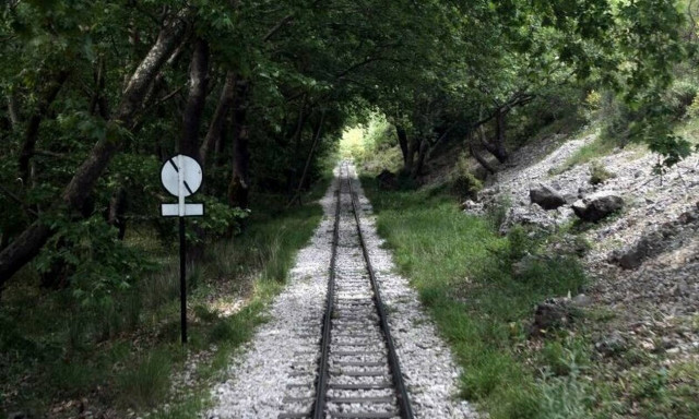 Κατολίσθηση στη σιδηροδρομική γραμμή Διακοπτό - Καλάβρυτα