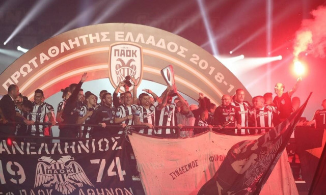  Πρωταθλητής Ελλάδας ο ΠΑΟΚ - «Κάηκε» η Θεσσαλονίκη από τους ξέφρενους πανηγυρισμούς  