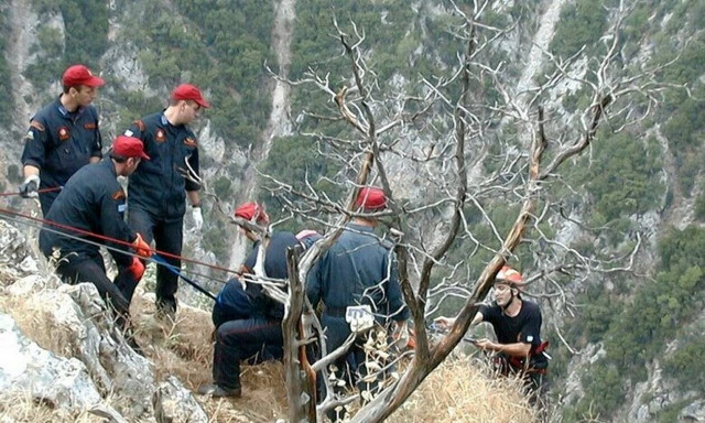 Τραγικός επίλογος στο Ξυλόκαστρο: Ανασύρθηκαν οι σοροί των θυμάτων