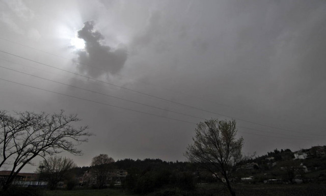 Καιρός τώρα: Μεγάλη Τρίτη με σκόνη και λασποβροχές - Η πρόγνωση μέχρι το Πάσχα (pics)