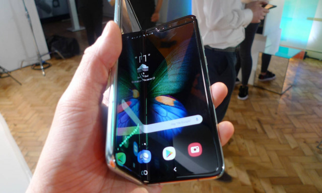 Πονοκέφαλος για τη Samsung: Καθυστερεί την κυκλοφορία του αναδιπλούμενου Galaxy Fold 