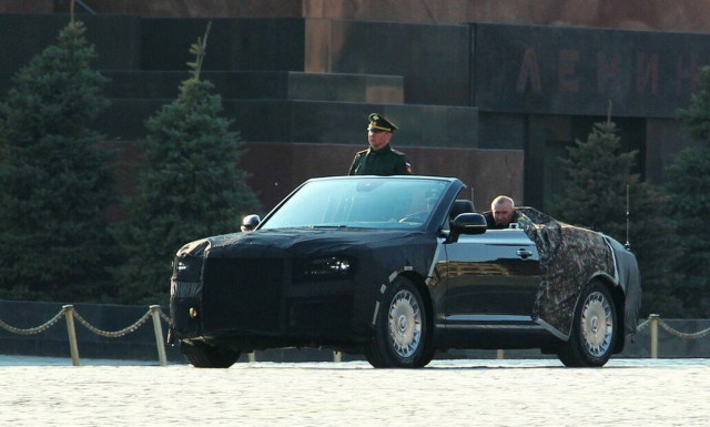 Αυτό είναι το πολυτελές Aurus κάμπριο του Βλαντιμίρ Πούτιν