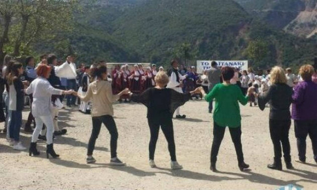 Ναυπακτία: Αναβιώνει το παραδοσιακό γαϊτανάκι της Σκάλας 