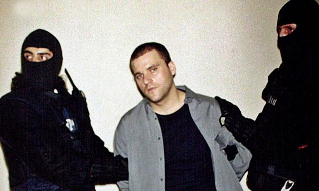 Δίκη Πάσσαρη: Έτσι σκότωσε τους δύο αστυνομικούς - Πώς έλυσε τις χειροπέδες και πού βρήκε το όπλο