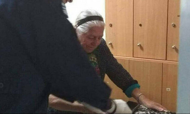 Απίστευτο: Νέο πρόστιμο 2.600 ευρώ στη γιαγιά με τα τερλίκια - «Να κατασχέσετε το φέρετρό μου»