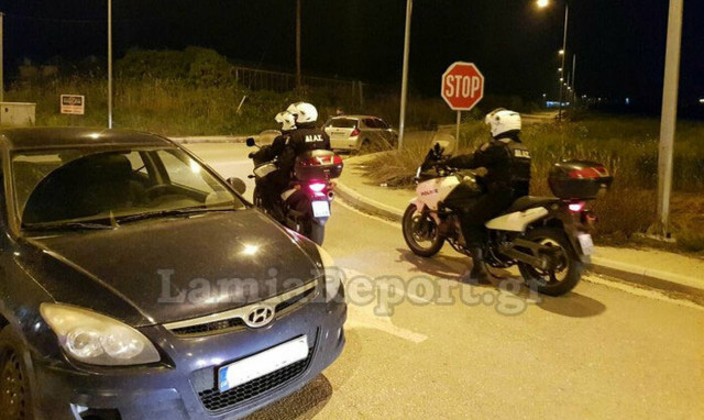 Λαμία: Τούμπαρε με το αυτοκίνητο στην είσοδο της πόλης - «Εξαφανίστηκε» ο οδηγός (pics)