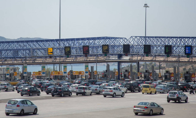 Θα ταξιδέψετε το Πάσχα; Δείτε πώς δεν θα σας κοστίσει μια περιουσία