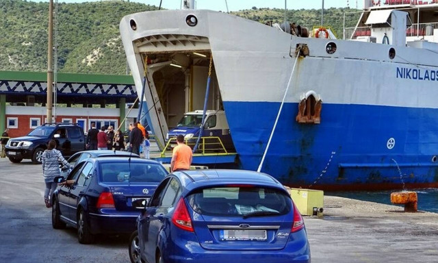 Έξοδος - Πάσχα: Απίστευτο χάος στο λιμάνι της Ηγουμενίτσας - Δείτε βίντεο από drones 