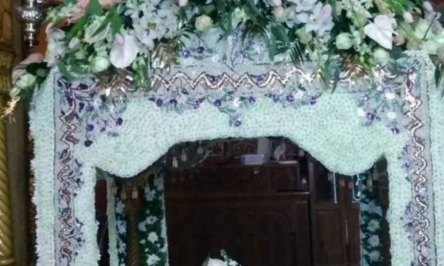 Λάρισα: Επιτάφιος με 10.000 χάντρες στην εκκλησία της Αναλήψεως