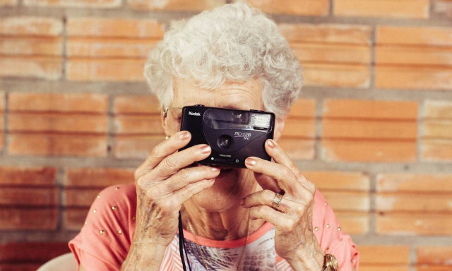 Αυτή η 90χρονη βάζει τα γυαλιά σε όλους μας - Δείτε γιατί