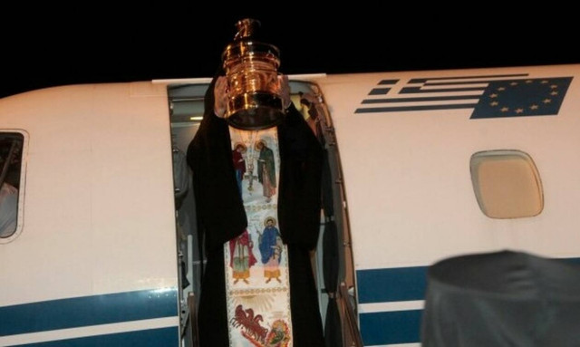 Έφτασε στη Θεσσαλονίκη το Άγιο Φως 