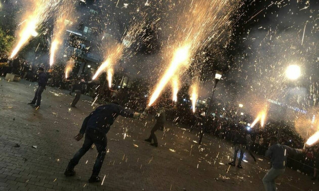 Αγρίνιο: Αναβίωσε το έθιμο των χαλκουνιών 