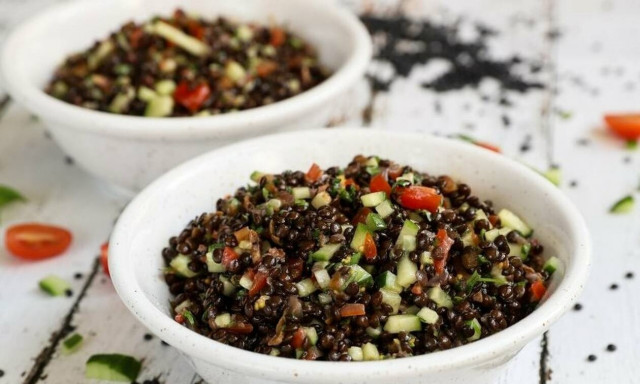 Η συνταγή της ημέρας: Σαλάτα με φακές beluga