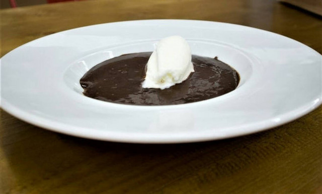 Λαχταριστή κρεμ μπρουλέ με σοκολάτα και μπανάνα