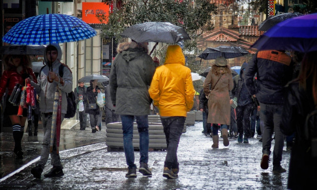 Καιρός: Πρωτομαγιά με βροχές και πτώση της θερμοκρασίας – Ποιες περιοχές θα επηρεαστούν