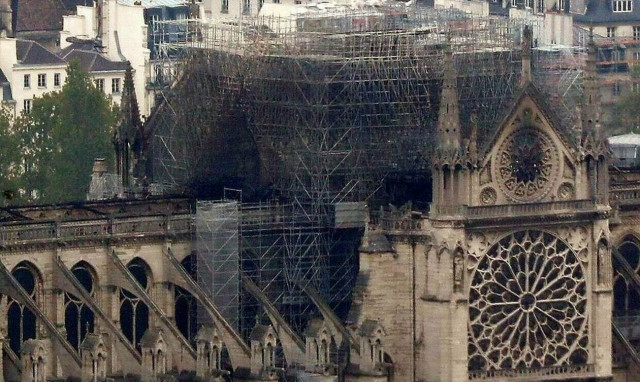 Παναγία των Παρισίων: Με τι αντικατέστησαν την οροφή – Εικόνες από drone 