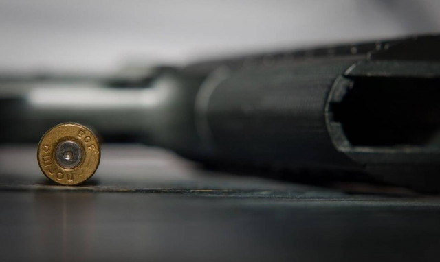 Θήβα: Έρευνες και στην Αθήνα για το όπλο που τραυμάτισε την 8χρονη