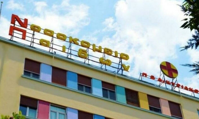 Κρίσιμες οι επόμενες ώρες για την 8χρονη Αλεξία - Ψάχνουν από πού έφυγε η «αδέσποτη» σφαίρα