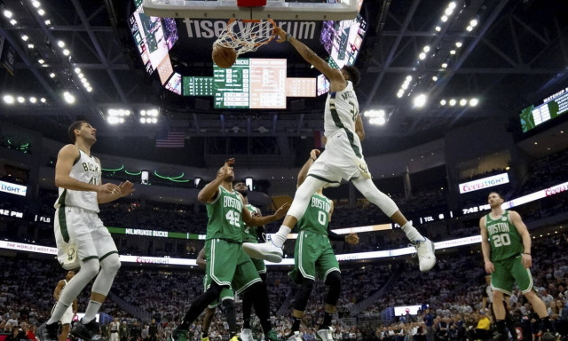 Οι Μπακς διέλυσαν τους Σέλτικς και έκαναν το 1-1 με «αγριεμένο» Αντετοκούνμπο (vids)