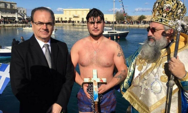 Τραγικό παιχνίδι της μοίρας: Ο 21χρονος που σκοτώθηκε στην Κρήτη είχε πιάσει το σταυρό στα Θεοφάνεια