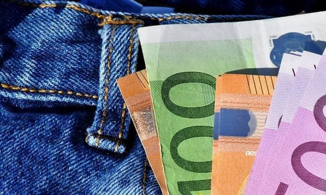 Έρχονται νέα χαρτονομίσματα των 100 και 200 ευρώ - Ποια είναι η διαφορά τους με τα παλιά