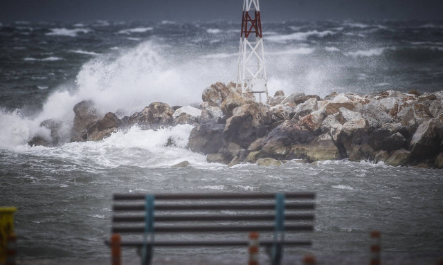 Έκτακτο δελτίο ΕΜΥ: Ραγδαία επιδείνωση με βροχές, ανέμους και χαλάζι το Σαββατοκύριακο