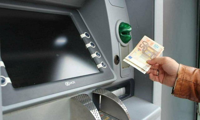 Αναδρομικά: Δείτε ποιοι θα πάρουν έως και 7.000 ευρώ (ΠΙΝΑΚΕΣ)