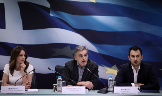 120 δόσεις: Κατατέθηκε το νομοσχέδιο - Πώς θα ρυθμίσετε τα χρέη σας (αναλυτικοί πίνακες)