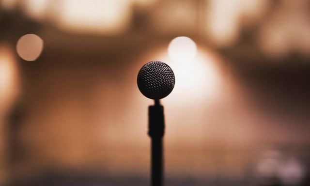 Αγωνία για Έλληνα τραγουδιστή - Στην Εντατική με τραύματα στο κεφάλι και τους πνεύμονες