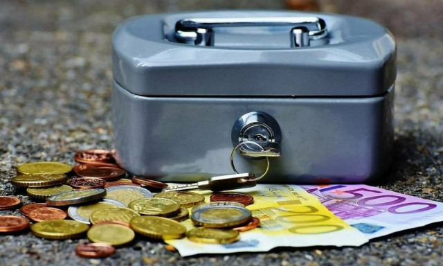 120 δόσεις: Στη Βουλή το νομοσχέδιο - Πώς θα ρυθμίσετε χρέη στην Εφορία - Πίνακες και παραδείγματα