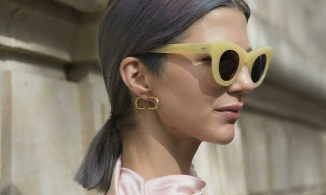 Υπάρχει μια απόχρωση που θα θέλεις να βάλεις οπωσδήποτε στα μαλλιά σου αυτή την άνοιξη