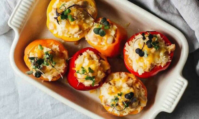 #Healthy: Γεμιστές πιπεριές με ρύζι μπασμάτι και κοτόπουλο